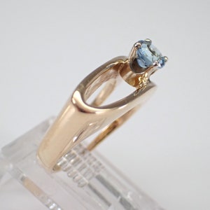 80s Vintage Blue Topaz Pinky Ring - 14K Yellow Gold Solitaire Setting - Unique Gemstone Fine Jewelry Gift image 3