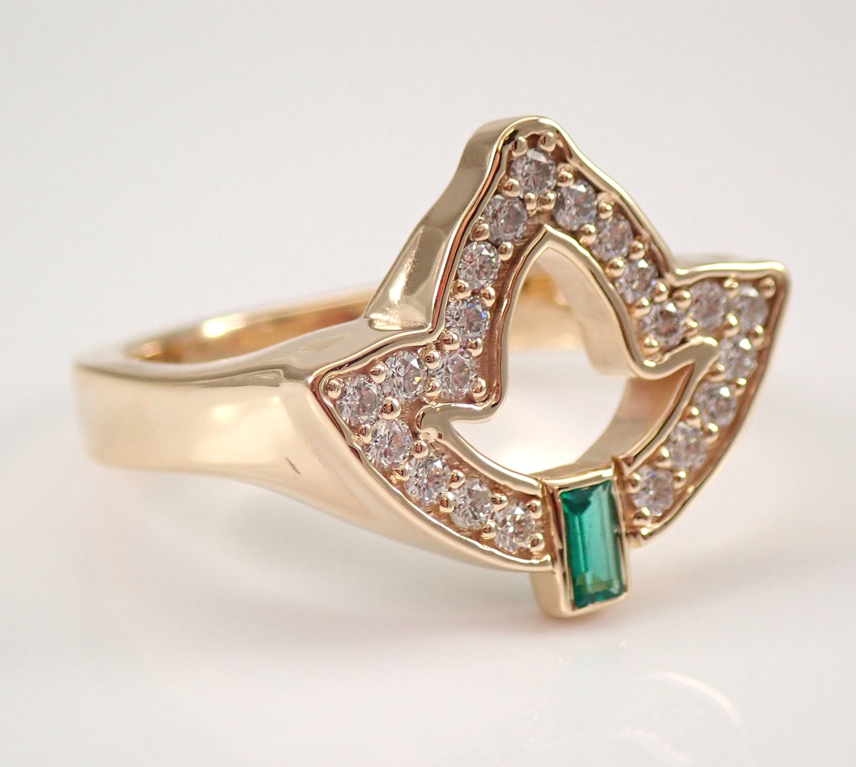 Alpha Kappa Alpha Ivy Leaf Ring with Pink Crystal (R004)