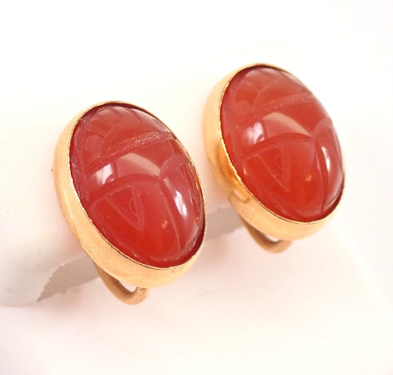 Vintage 14K Yellow Gold Carnelian Earrings - Scarab Beetle Screw Back Clip On Studs - Antique Non Pierced Bezel Set Carved Gemstone