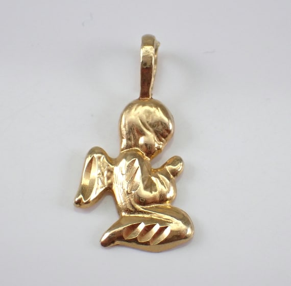 Vintage 14K Yellow Gold Kneeling Angel Charm - Baby Cherub Pendant for Necklace or Bracelet