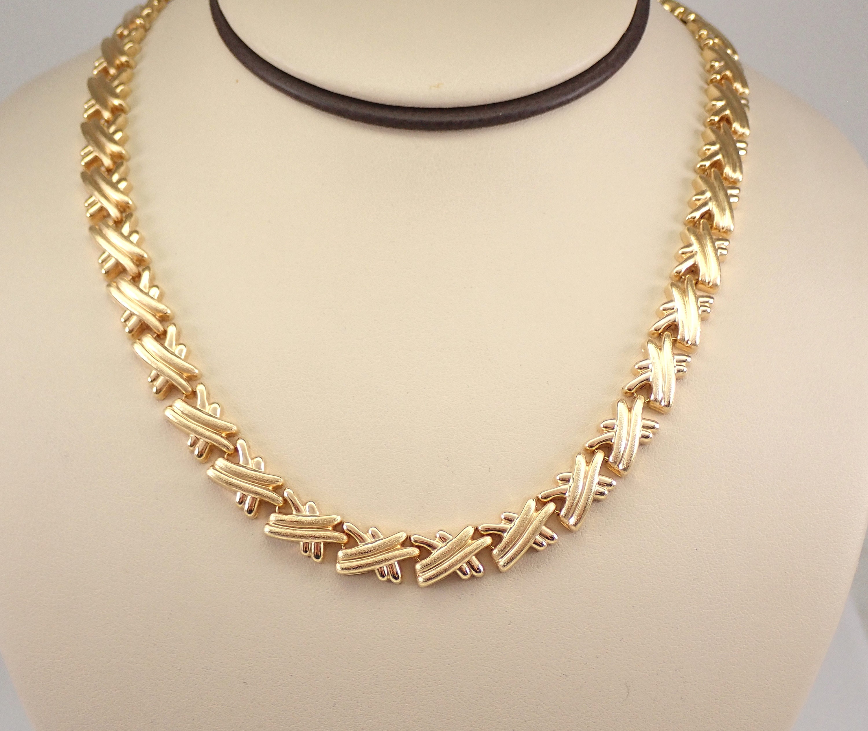14K Yellow Gold Hugs and Kisses 