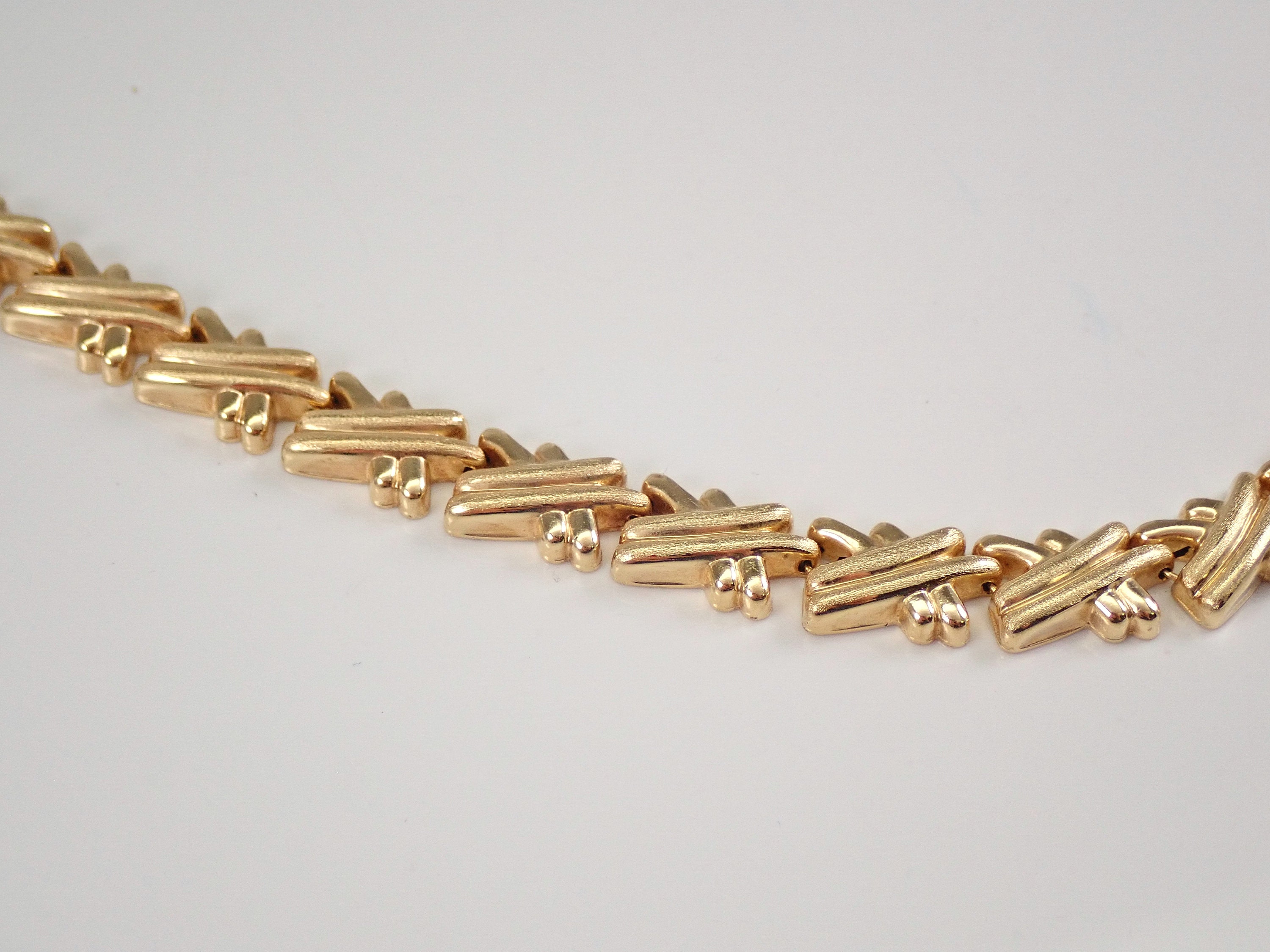 14K Yellow Gold Hugs and Kisses 