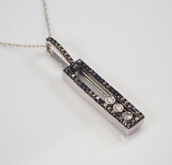White and Black Diamond Movable 