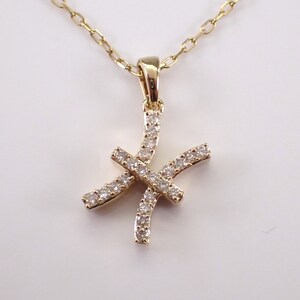 Collar con el signo de Piscis en oro amarillo y diamantes: colgante y cadena con dije de la estación astrológica del zodíaco: regalo de joyería delicado y único