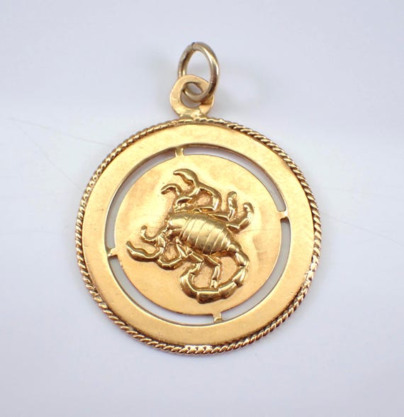Vintage 14K Yellow Gold Scorpio Zodiac Charm - Estate Astrology Star Sign Round Disk Pendant