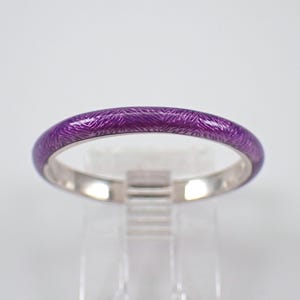 Stapelbar ring i sterlingsilver och emalj - Röd lila färg i bröllopsdagsring