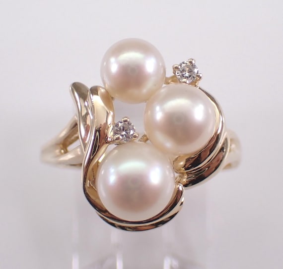 14K Yellow Gold Pearl and Diamond Ring: Estate Jewelry Cluster Setting
