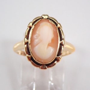 Vintage Solid Yellow Gold Cameo Ring, Antique Bezel Set Solitaire image 1