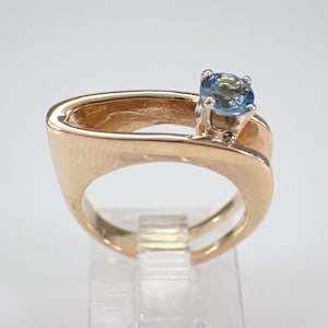 80s Vintage Blue Topaz Pinky Ring - 14K Yellow Gold Solitaire Setting - Unique Gemstone Fine Jewelry Gift image 2