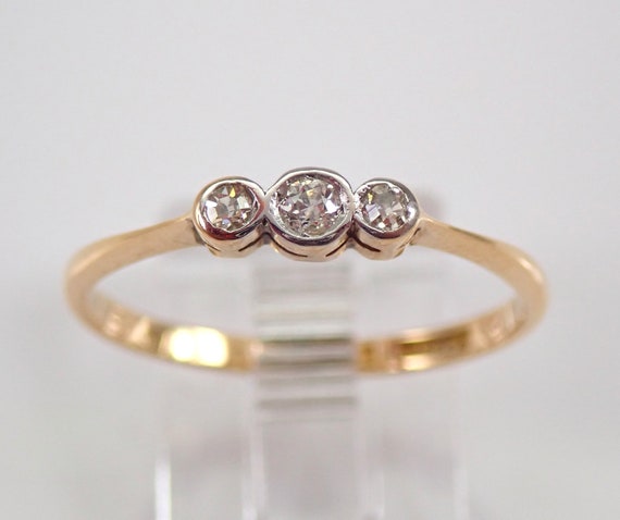 Vintage 18K Yellow Gold Diamond Engagement Ring Bezel Set Three Stone Antique Anniversary Band Size 8