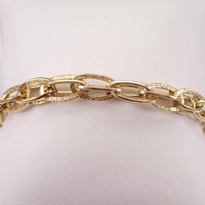 Vintage 18K Yellow Gold Bracelet - Unique Textured Simple Layering Link - Large Singapore Style Charm Chain