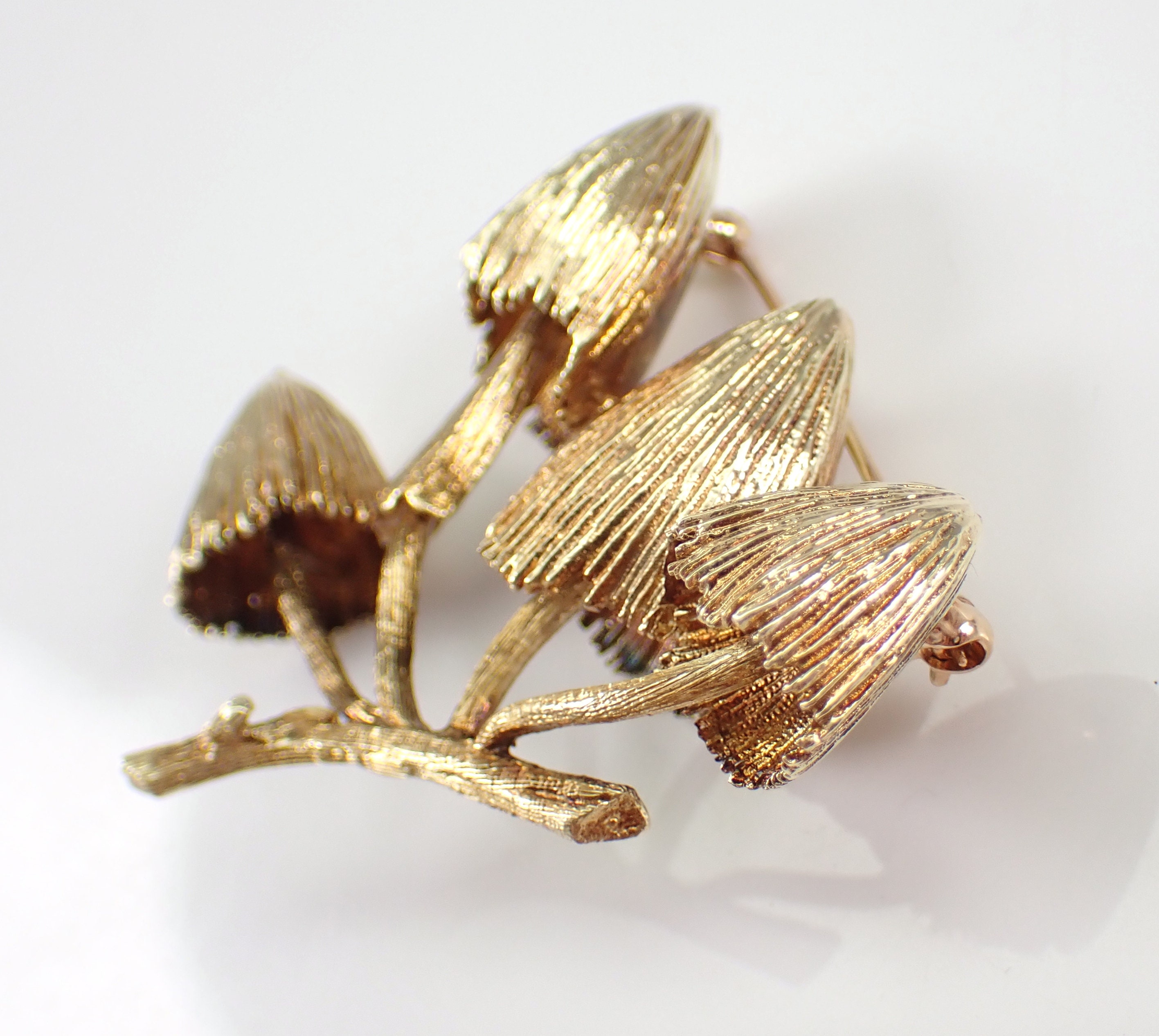 OLDMOE Vintage Gold Leaf Pin 14 Karat Gold Filled Leaf Brooch Madmen Jewelry Mid Century Pin
