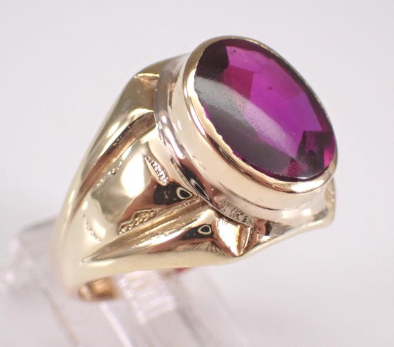 Vintage Yellow Gold Gemstone Solitaire Ring: Estate Pink Purple Corundum Gypsy Band