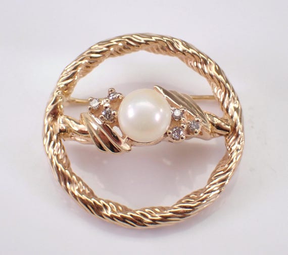 Vintage 14K Yellow Gold Pearl and Diamond Brooch, 70s Braided Circle Pin, Unique Estate Fine Jewelry Gift
