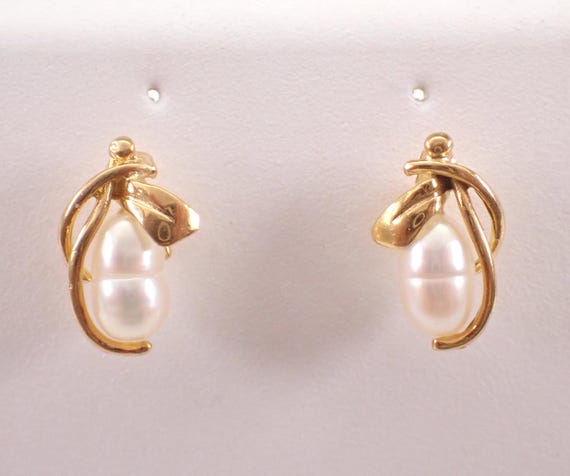 Vintage 14K Yellow Gold Pearl Stud Earrings: Dainty Estate Fine Jewelry