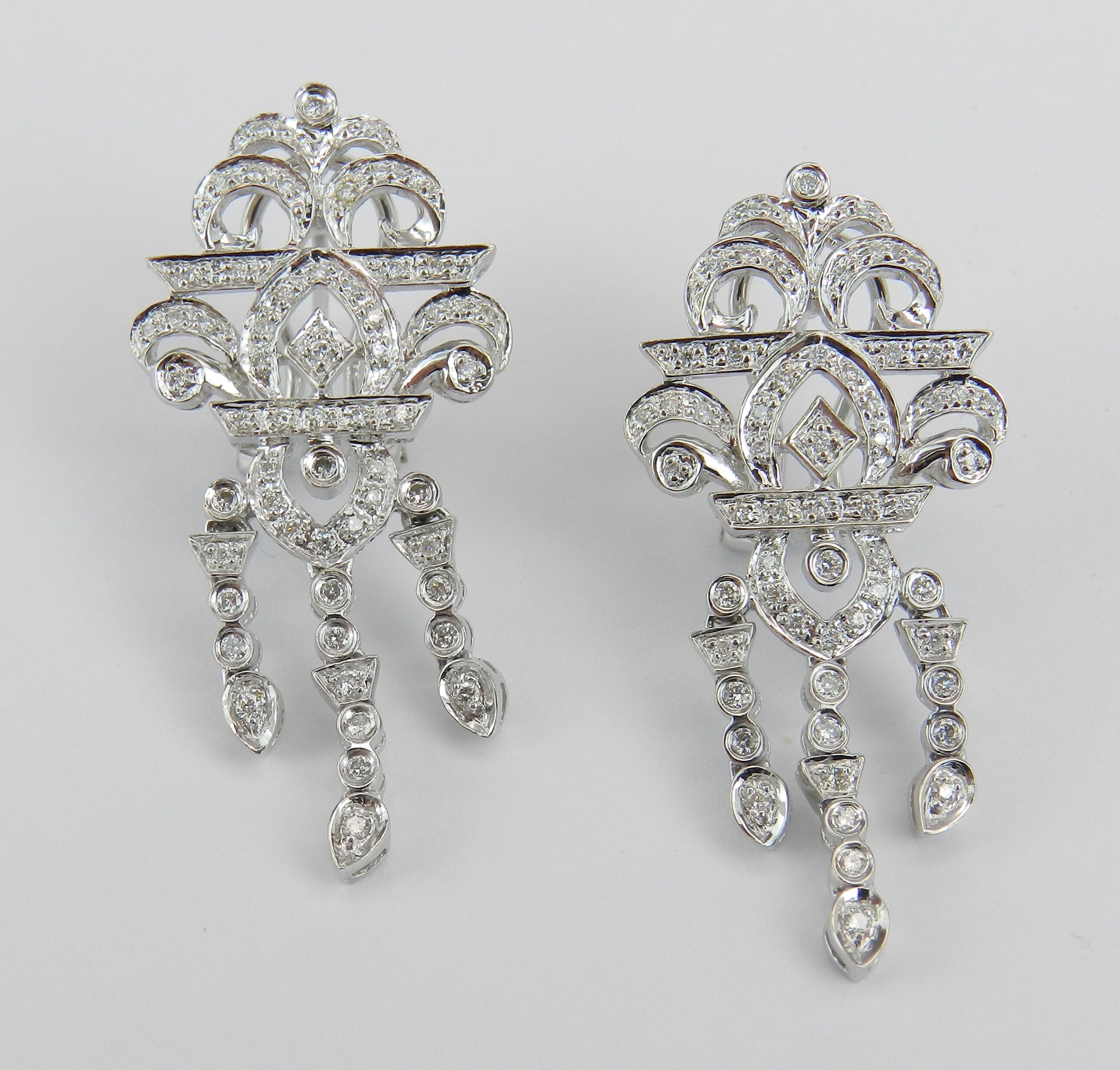 18K White Gold Diamond Vintage Style Chandelier Earrings Omega Clasp