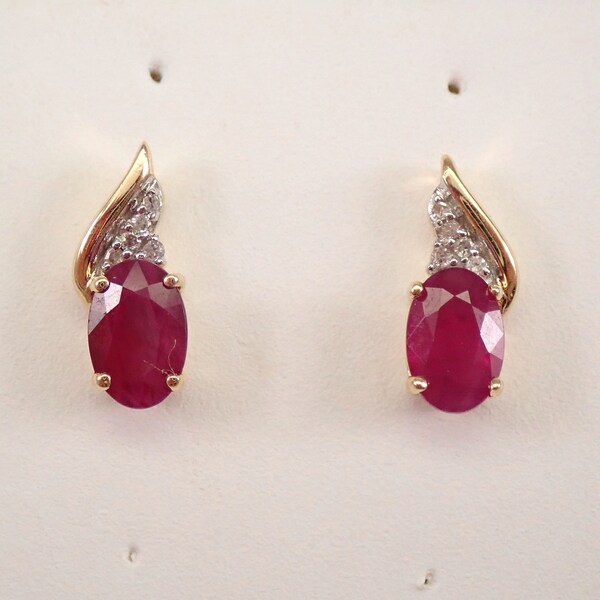 Pendientes de Rubí y Diamantes Stud Halo Studs Oro Amarillo Julio Cumpleaños Regalo Perfecto