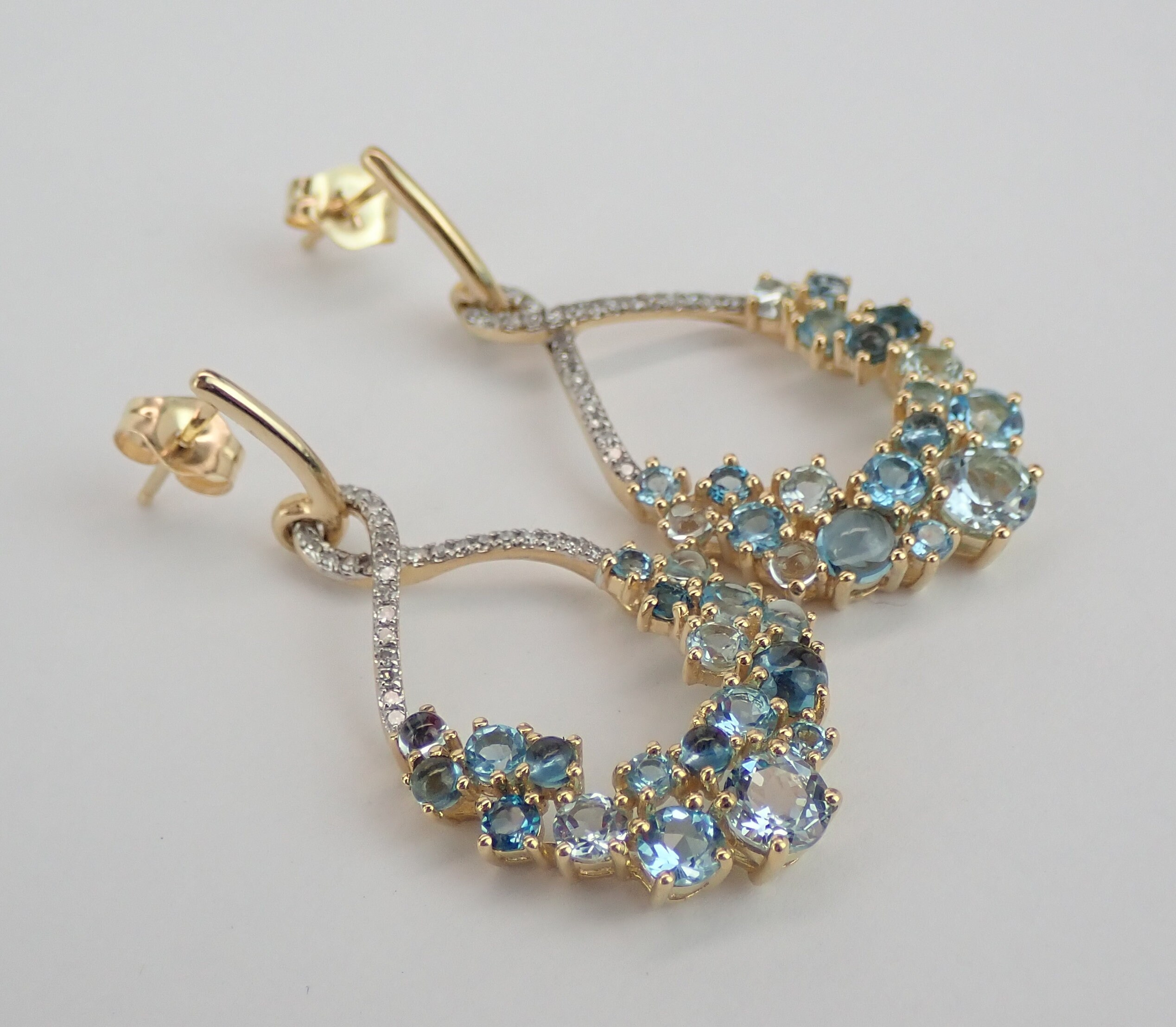 14K Yellow Gold Diamond and Blue Topaz Dangle Drop Earrings Multi Color
