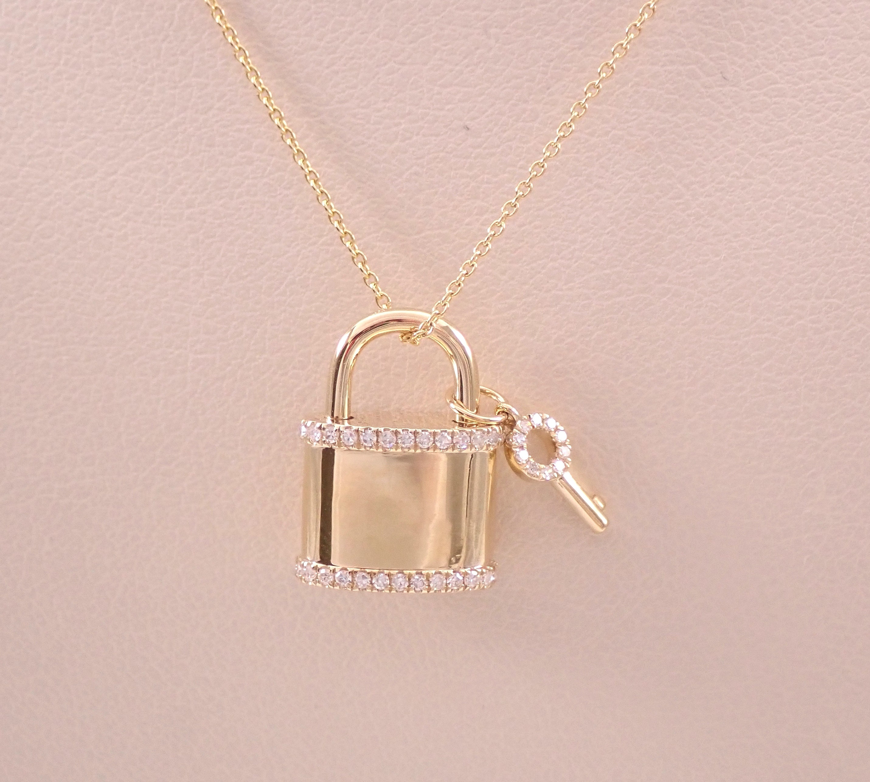14K Padlock Necklace 18 Necklace with Pendant