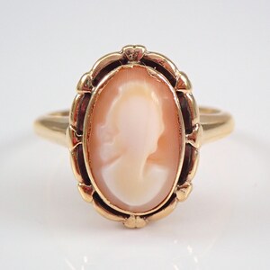 Vintage Solid Yellow Gold Cameo Ring, Antique Bezel Set Solitaire image 4