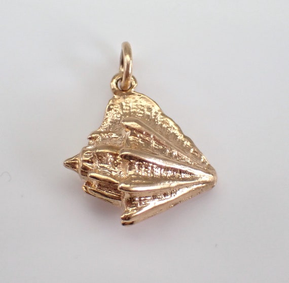 Vintage 14K Yellow Gold Conch Shell Charm, Antique Sea Life Shellfish Pendant for Necklace or Bracelet