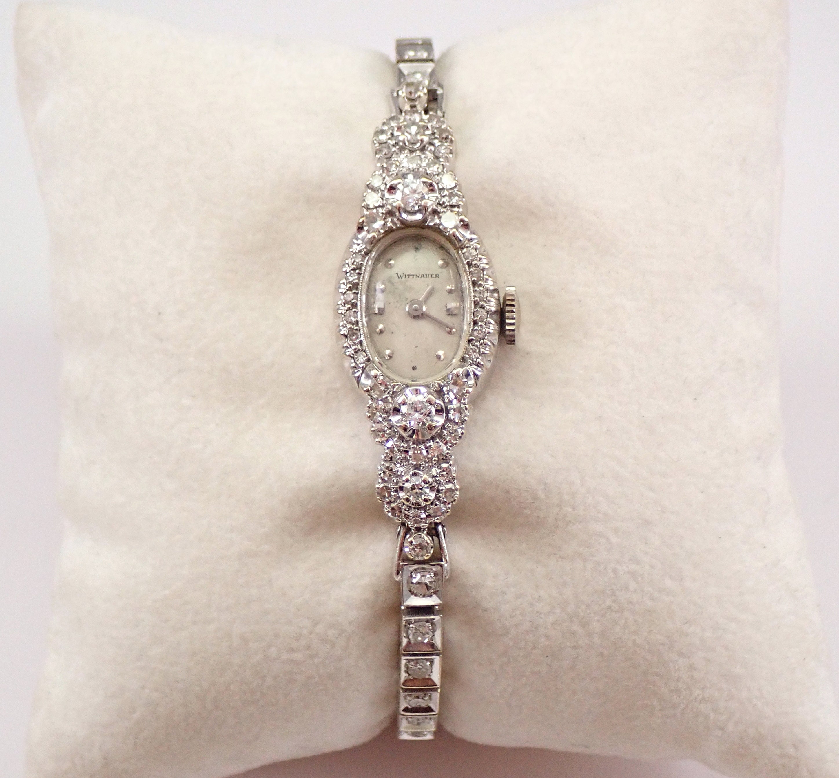 10K White Gold Lab Grown Diamond Bracelet, Antique Round Shape Adjustable  For Women, Flower Bracelet at Rs 100990 | हीरे के कंगन in Surat | ID:  2849889639333