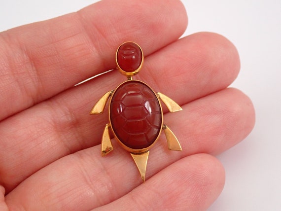 50s Antique Carnelian Turtle Brooch - Vintage Carved Gemstone - Estate 14K Yellow Gold Jewelry