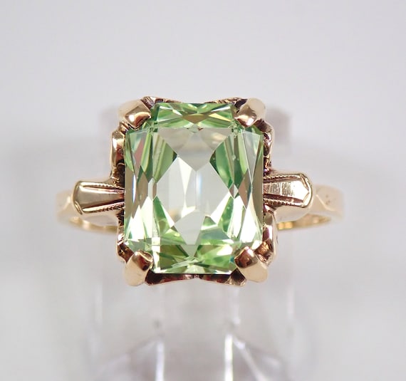 Antique Pale Green Emerald Cut Gem Ring - Vintage Yellow Gold Solitaire Ring - 1940s Retro Gemstone Jewelry