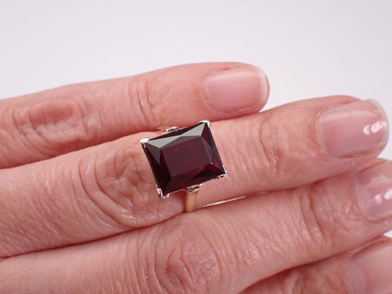 Vintage Ruby Solitaire Engagement Ring - Yellow G… - image 4