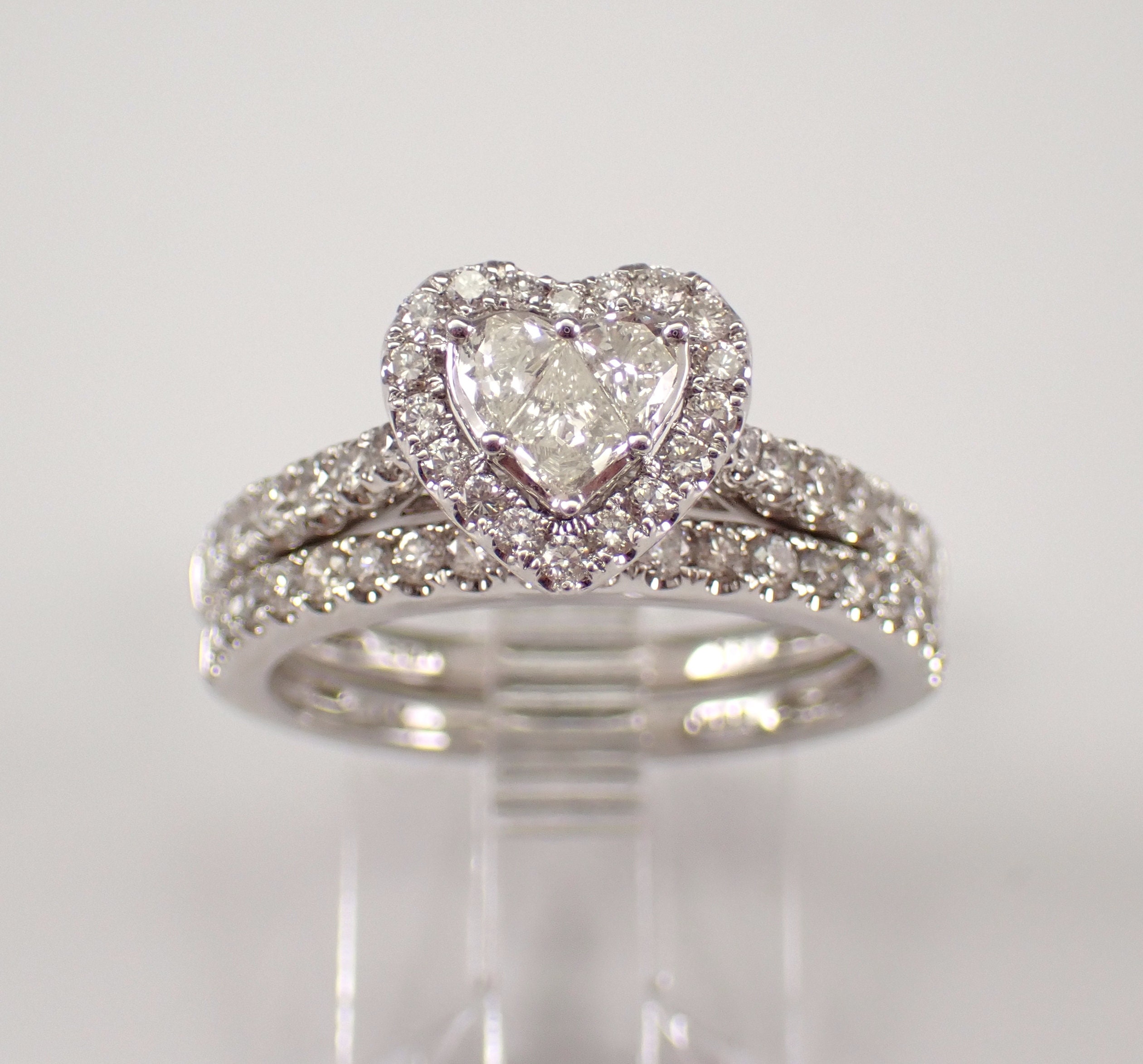 Elongated Radiant Fancy Light Yellow Diamond Ring, 27.5Ct VS2 GIA –  Kingofjewelry.com