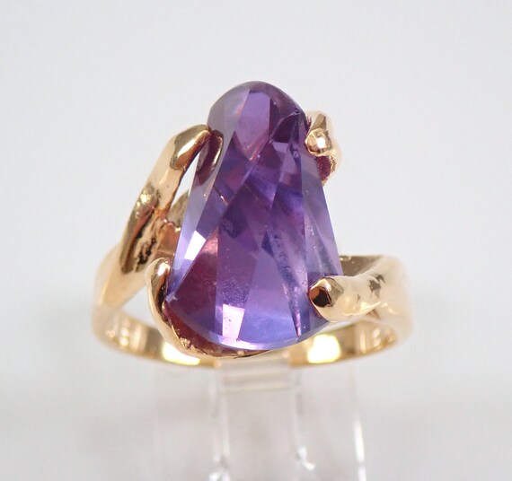 Vintage Alexandrite Solitaire Ring - Solid 14k Ye… - image 1