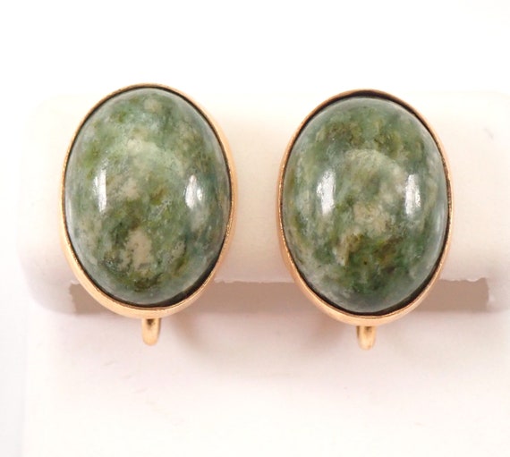 Vintage Jade Non Pierced Clip On Earrings - Solid 14K Yellow Gold Screwback, 70s Unpierced Bezel Set Gemstone