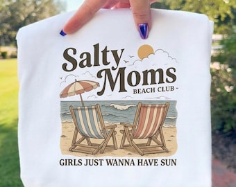 Salty Moms Beach Club レトログラフィック | 夏休みTシャツデザイン (SVG、PNG、PDF)