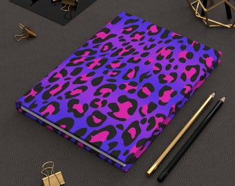 Caderno de capa dura com estampa de leopardo rosa neon e roxo | Caderno com estampa animal | Produtividade estética | Diário estético | Diário feminino | Presente para meninas