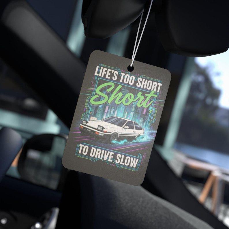 Ambientador con frase "Amante de los coches" para hombre / Accesorio divertido con aroma a coche, fragancia de pino y hielo negro para coche nuevo, regalo para él, decoración para coche para viajes por carretera imagen 1