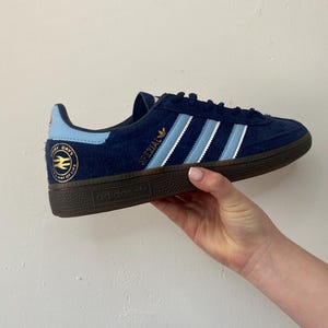 adidas gazelle silver green womens adidas Handball Spezial Navy Gum main image 1