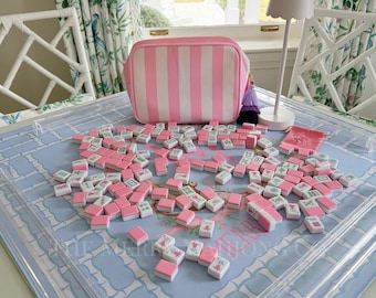 Conjunto de Mahjong Rosa Cabana – Peças de Melamina Americana, Suportes e Bolsa Listrada - Nova Paleta de Tons Pastel