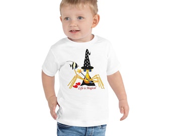 Linda camiseta de mago, camiseta para niños pequeños, cangrejo de dibujos animados, 1er cumpleaños, caprichoso, mágico, humorístico, personaje de dibujos animados, cómico, místico, cómico