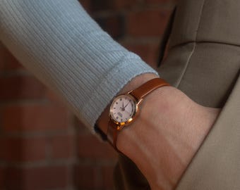 Mini reloj vintage en color rosa bebé y oro rosa