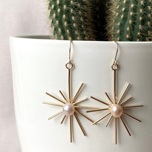 Picture of Starburst Retro Earrings / Art Deco Inspired / Pearl Jewelry / - Etsy