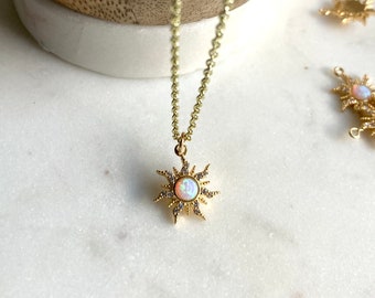 Opal Sun Necklace / Opal jewelry / Sun Jewelry / Gold Sun / Eclectic / Summer Necklace / Delicate Gold Necklace