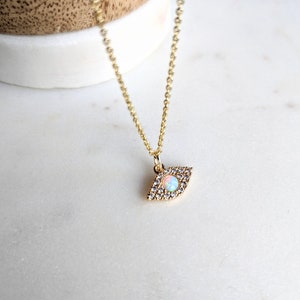 Gold Eye Necklace / Opal Eye Jewelry / Dainty Gold Jewelry / Gold Jewelry / Rainbow Opal