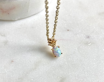 Opal Pineapple Necklace / Gold Pineapple Jewelry / Opal Gemstone / Oval Opal /Tropical / Fruit Necklace / Fruit Jewelry