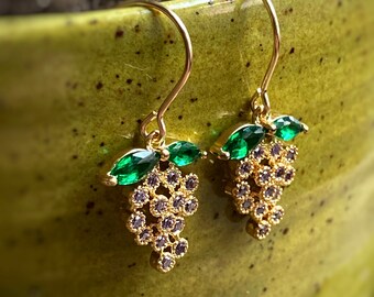 Gold Grape Earrings / Purple Grapes / Bunch of Grapes / Grape Jewelry / Fruit Earrings / Dainty Fruit Jewelry / Gold Dangle Earrings