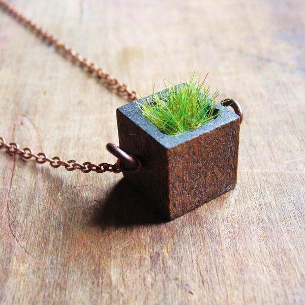 Wooden Planter Necklace / Wearable Planter / Green Plant Jewelry / Planter Necklace / Unisex Gift / Green Grass / Green Plant Jewelry