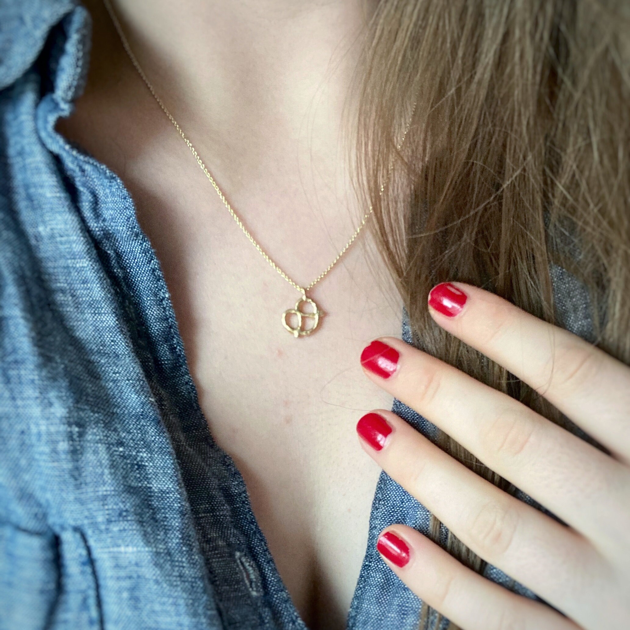 Gold Pretzel Necklace / Dainty Gold Necklace / Delicate Gold Etsy Ireland
