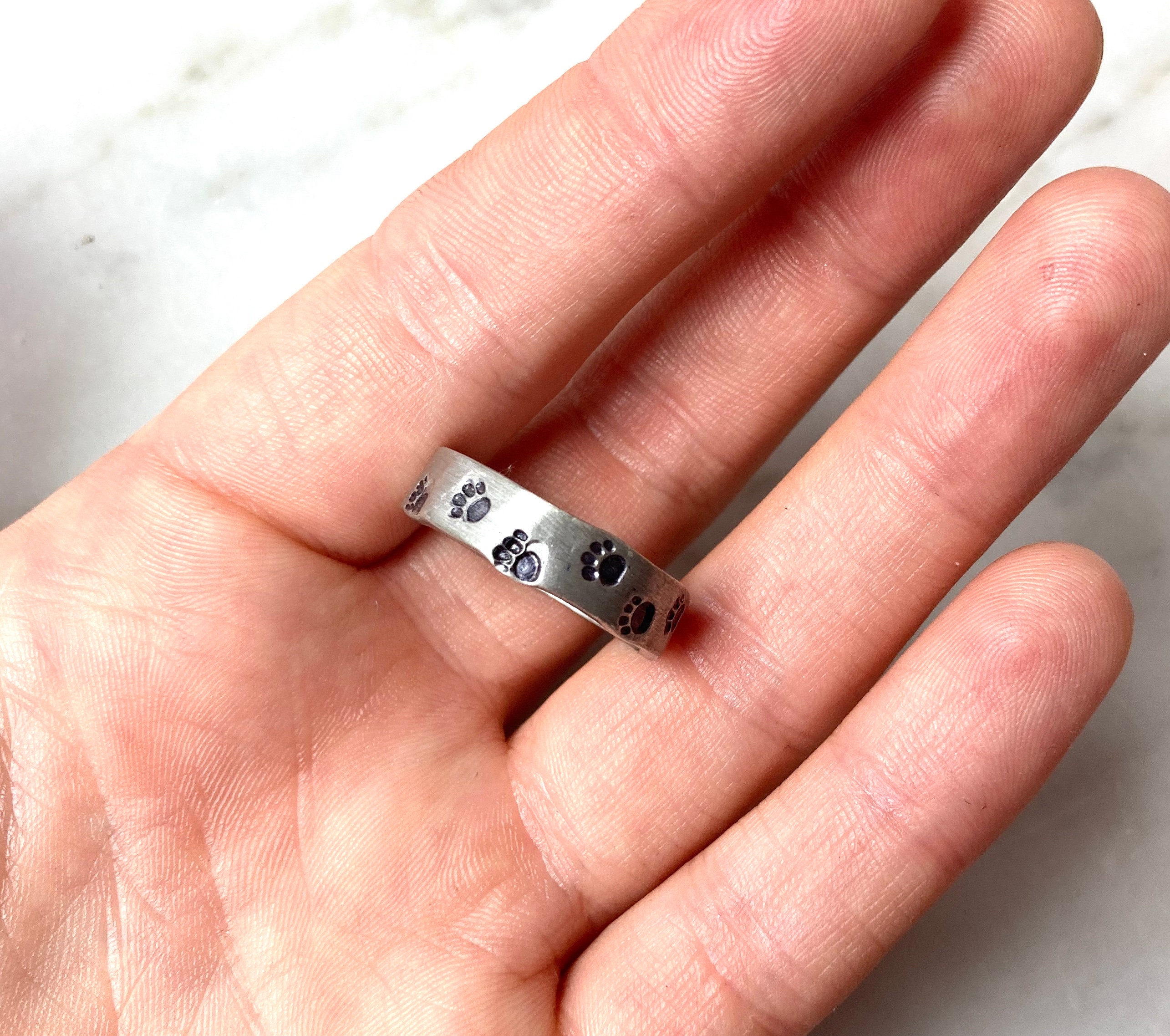 Oxidized Paw Print Band