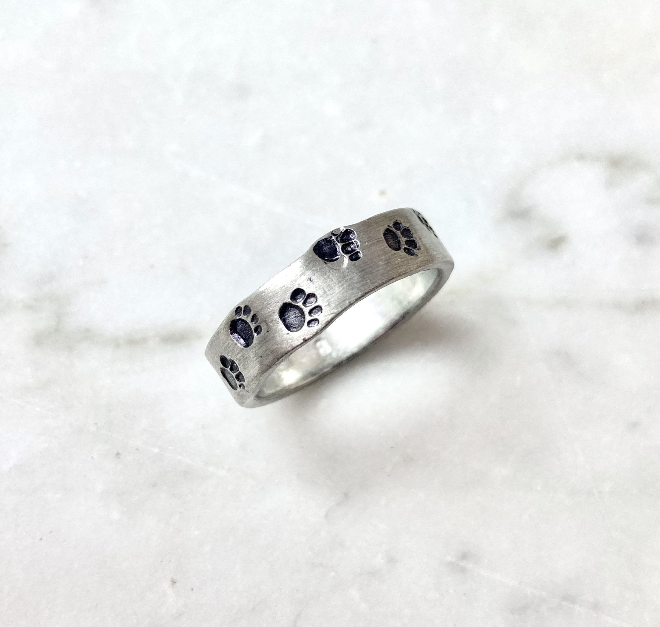 Oxidized Paw Print Band main image 1