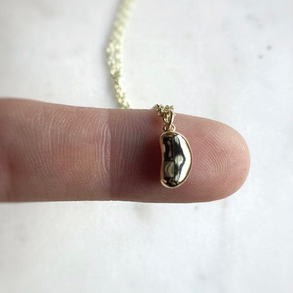 Tiny Gold Bean Necklace / Baby Bean / New Baby Gift / Push Present / Kidney Bean / Gender Reveal / Little Bean / Baby Shower Gift / Mom Gift