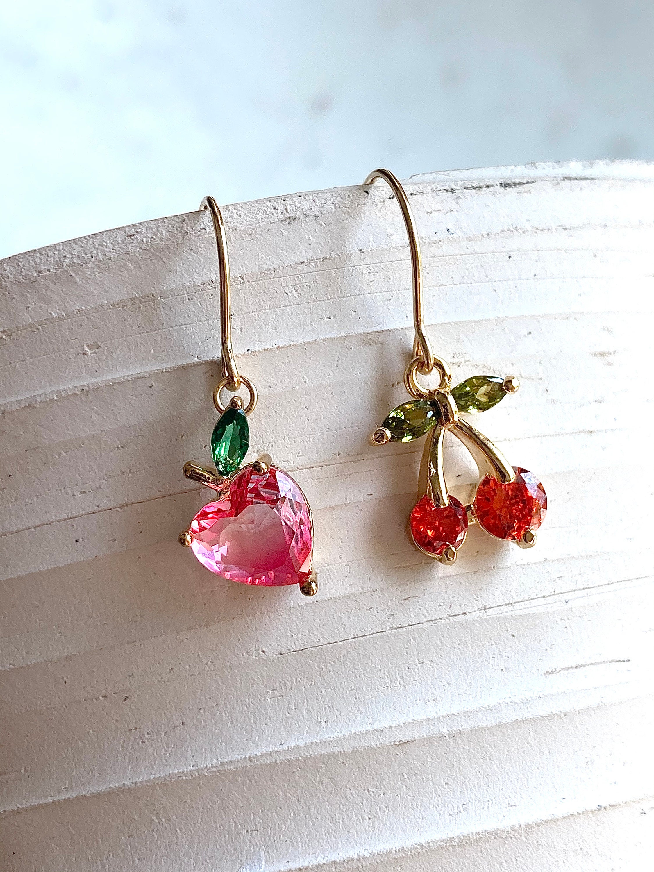 ★MIDNIGHT MOMENT.★ fruit earcuff (2colors) Mismatched Fruit Earrings / Peach and Cherry / Gold Cherry